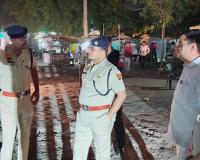 रात्रि में खुद सड़कों पर उतरे एसपी डॉ. अर्पित जैन, पुलिस व्यवस्थाओं का लिया जायजा