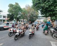 - जिला पुलिस के जवानों ने शहर रेवाड़ी में निकाला फ्लैग मार्च 