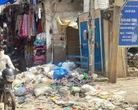 नपा सफाई कर्मियों की हड़ताल के चलते नगर में जगह-जगह लगे कूड़े के धरे, सफाई व्यवस्था हुई चौपट