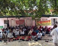 सफाई कर्मचारियों की हड़ताल 10वें दिन भी जारी, बोले—मांगें मानी तो 48 घंटे में चकाचक कर देंगे शहर