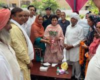 Ratia Sirsa news: सांसद कुमारी सैलजा ने रतिया में लगाया जनता दरबार, अधिकारियों को दिए समाधान के निर्देश