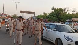 Nuh mewat news: बकरीद पर्व से पहले नूंह जिले में निकाला गया फ्लैग मार्च