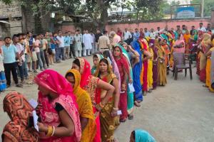 बिहार ने रचा मतदान का नया इतिहास : पहले चरण में टूटा अब तक का हर रिकॉर्ड