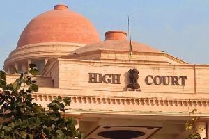 हाईकोर्ट का बड़ा फैसला: पत्नी या बेटा? किसे मिलेगा परिवार पेंशन—जानें कानून क्या कहता है