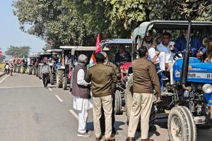 संयुक्त किसान मोर्चा के आहवान पर पलवल में किसान मोर्चा पलवल के तत्वावधान में निकाला गया ट्रैक्टर मार्च।