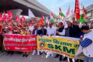 सरकारी, गैर सरकारी विभागों  के कर्मचारियों, किसान व मजदूर संगठनों ने पानीपत शहर में निकाला विशाल जुलूस