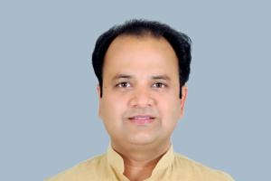 गरीब व मध्यमवर्गीय विरोधी और अमीर हितैषी है बजट : सुमित गौड़