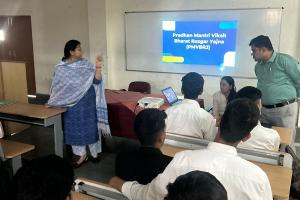 सही कैरियर चुनने के लिए जागरूक रहें युवा : डॉ. नेहा सिंह