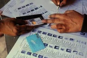 बारह राज्यों-यूटी में एसआईआर 6.08 करोड़ लोगों के कटे नाम