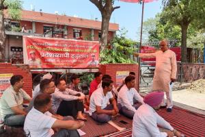 ठेका कर्मियों को रेगुलर करने में कोई कानून अड़चन नहीं, सरकार की नीयत में खोट : सुभाष लांबा