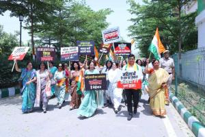 विपक्ष के खिलाफ सड़क पर सत्ता पक्ष, भाजपा ने निकाला 