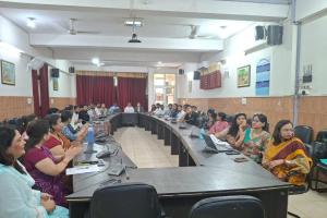Faridabad News : डीएवी सेंटेनरी कॉलेज ने आयोजित किया इंडस्ट्री–अकादमिक इंटर्नशिप कनेक्ट मीट 