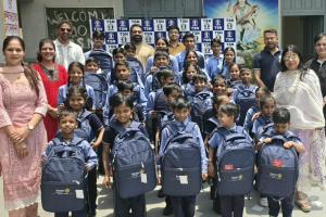 रोटरी क्लब पलवल संस्कार ने टैगोर शिक्षा निकेतन में बच्चों को स्कूल बैग वितरित किये