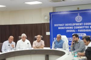निगम अधिकारीयों को दिए निर्देश, खराब मैनहोल ढक्कन तत्काल बदलने और घटिया सामग्री इस्तेमाल करने वाले ठेकेदारों को करें ब्लैकलिस्ट