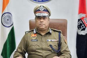 पत्रकार से दुर्व्यवहार मामले में डीसीपी सृष्टि गुप्ता ने तुरंत लिया संज्ञान, सब इंस्पेक्टर व एएसआई लाइन हाजिर, इंस्पेक्टर से मांगा जवाब, तीनों के खिलाफ विभागीय जांच शुरू 