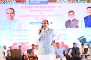 गांव की सड़क ही समृद्धि की रीढ़, गरीब का घर और बहनों की आय भाजपा सरकार की प्राथमिकता - शिवराज सिंह चौहान 