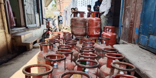 गैस की कालाबाजारी करने वालों पर होगी सख्त कार्रवाई : डीसी