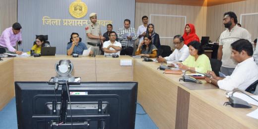 जनसमस्याओं के त्वरित समाधान में अधिकारी दिखाएं संवेदनशीलता :  उपायुक्त डा. हरीश कुमार वशिष्ठ