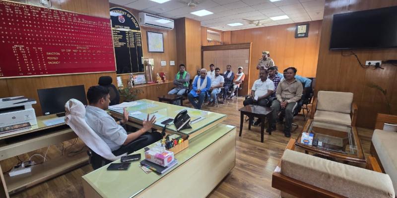 पुलिस अधीक्षक हांसी की पहल: यातायात व्यवस्था सुधारने के लिए ई-रिक्शा व ट्रक यूनियन के साथ अहम बैठक, नियमों के कड़ाई से पालन के निर्देश