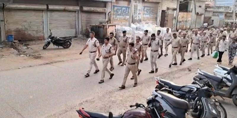 शहरी निकाय के आम और पंचायती राज संस्थाओं के उप चुनावों के मद्देनजर रेवाड़ी में की पैदल गश्त 